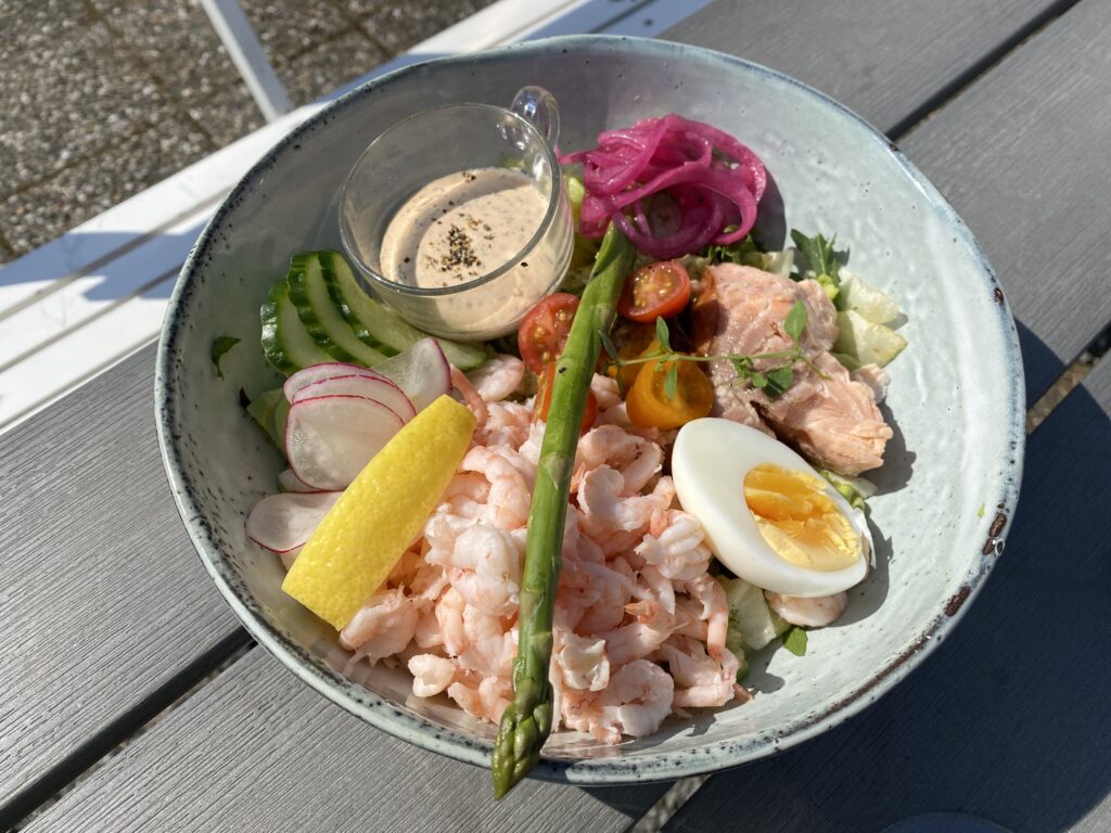 When in the archipelago, you need to eat well. Swedish cuisine with a modern international touch.